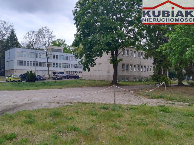 Do wynajmu II piętro w budynku biurowym.